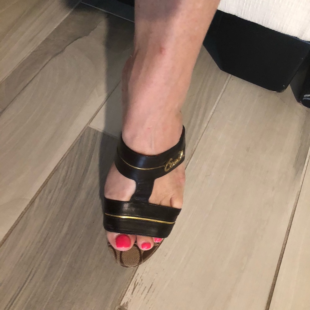 coach slide heel. Size 5.5 they are all leather with non slip bottom. - Picture 3 of 5